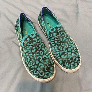 Rothy’s The Kids Aqua Camo Slip On Sneakers Size 4